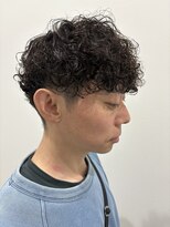 ヒュイル バイ ニアウ(Hwyl by Niau) メンズマッシュパーマスペインカールニュアンスパーマ眉毛