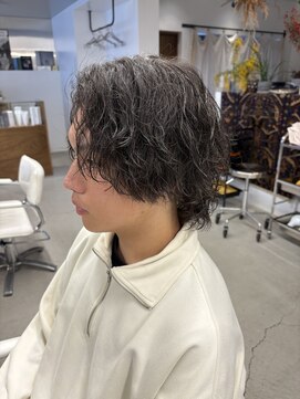 ニュード(niud) 波打ちスパイラル