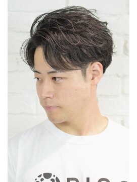 クオンヒール(QUON HEAL) 刈り上げセンターパートフェザーパーマ