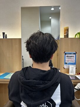 ウイバイファースト(u'i by first) サイドと襟足が短く刈り上げられたスタイル