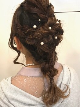 ヘアブランコブランコ 横浜(hair blanco_blanco)の写真/《結婚式/二次会/イベント》など、圧倒的な技術力で理想を実現。崩れ知らずの美しい仕上がりに[横浜]