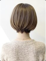 ドアーズ(Door's)&nbsp;30代40代ショート白髪染めグレイカラーボブ艶栄名駅伏見丸の内