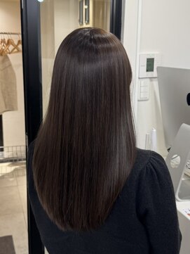 アコロン(acoron) 暗髪/透け感カラー/レイヤーカット