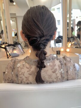 エレノア 渋谷公園通り店(Eleanor) ミディアムスタイルの編みおろしヘア♪