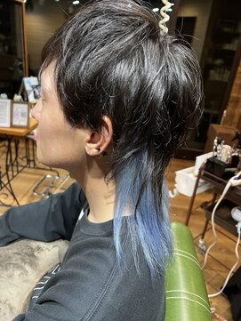 レック(REK) ミディアムウルフ　メンズ　インナーカラー　ダブルブリーチ