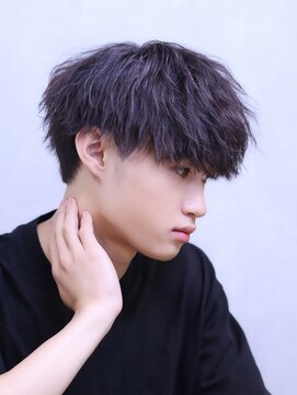 プルーブトウキョウ 渋谷(PROVE TOKYO) 刈り上げマッシュ前下がり緩めツイストスパイラルパーマ