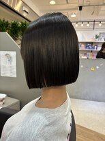 ジエクト ヴィシア(The Ect VIXIA) 前下がりボブ 縮毛矯正 切りっぱなし まとまる フレンチボブ