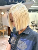 ヲタク(wotaku.)&nbsp;ホワイトブロンド抜きっぱなしブロンドホワイトブリーチミニボブ