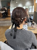 エレン 新百合ヶ丘店(ELEN)&nbsp;低めふわふわシニヨンアレンジ