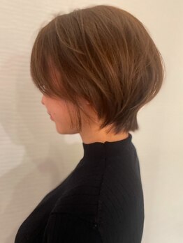 ボンド(hair salon bonD)の写真/”隠す”白髪染めから”魅せる”白髪染め/透明感と艶/白髪ぼかし/ハイライト/ショートヘア＆ボブ相性◎