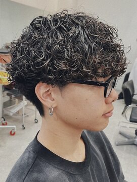 レタッチバイフィフス 大阪梅田(RETOUCH by fifth) 大阪梅田ツイストスパイラルパーマ波巻きパーマメンズマッシュ◆