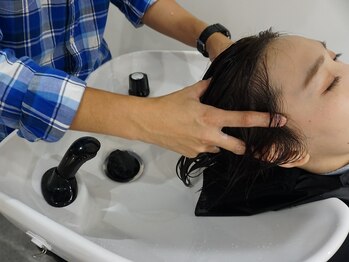 リーブル(Libre)の写真/スペシャリストによるヘッドスパでたるみを改善♪頭皮から癒されながら白髪・クセ毛・パサつきの予防を◎