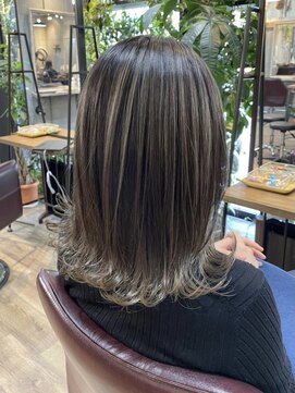 ロダット 横浜(LODAT by little) バレイヤージュ×グレージュ【LODAT横浜】