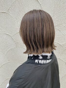 シェノンバイカリス(Chainon by charis) ショートボブ×オリーブベージュ