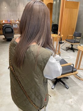 ウェウェ(wewe) シアベージュ、ハイトーン、セミロング、ケアブリーチ