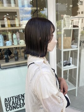 ヘアデザイン ソラ(Sola) 透け感グレージュ×ぷつっとカット外ハネミディ