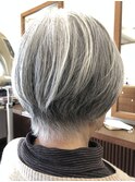 ショートボブ