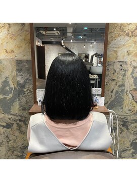 ジュエ (jouer) つややか髪質改善ドネーションカット王道ボブ黒髪清楚耳掛け小顔