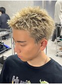 アップバングツーブロックダブルカラーブリーチメッシュ