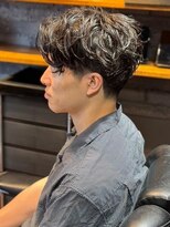 レオザバーバー(LEO the Barber) 刈り上げツーブロック　無造作パーマ　簡単スタイリング