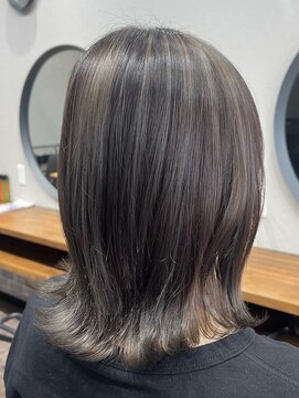 トゥルートラストトロワー 須玉店(True Trust trois) おしゃれ大人のデザインカラー バレイヤージュ アッシュベージュ