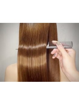 うねりやクセはしっかり伸びるけど、真っ直ぐピンとなりすぎない自然な仕上がり♪ダメージが気になる方も★