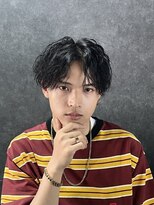 七三センターパート刈り上げ波巻きツイストスパイラルパーマ