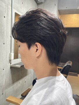 ブルニール 心斎橋(BLEUNIR) フェザーパーマ センターパート ビジネスヘア ウルフ