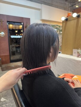 チャプター 問屋町(chapter) ケアブリーチダークラベンダーブルーウルフレイヤーカット