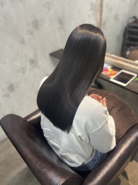 シシ 新宿(She 2.) 美髪矯正