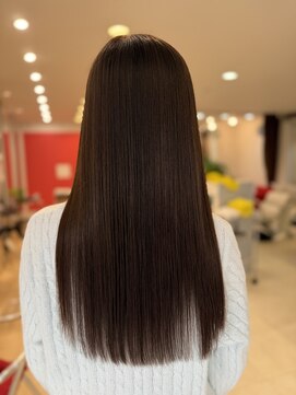 ヘアーエボリューション 髪質改善ストレートで、乾かすだけでまとまる美髪へ