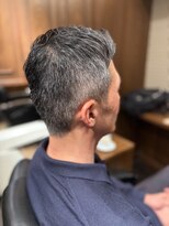 ザバーバー 青山(THE BARBER) 白髪刈り上げショート