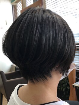 ブレイス ヘアデザイン(BRACE HairDesign)の写真/【大通】一人一人の骨格を見極め、顔の輪郭を美しく魅せる♪小顔補正カットで"大人キレイ"なショートヘア＊