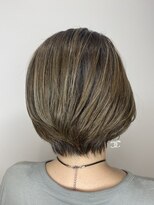 アペル(APPEL)&nbsp;白髪ぼかし　ハイライト　ショート　ブリーチ　【岡山/岡山駅】