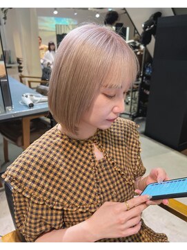 トレス(TRESS) 内巻きボブ　切りっぱなしボブ　ヌーディカラー