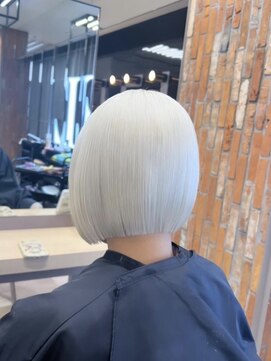 モニカ 原宿店(MONIQA) ホワイトボブ