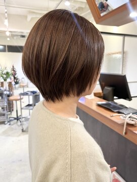 ニルス(nils) ショートボブ×柔らかベージュ