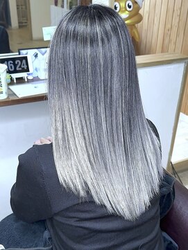 ブレイズヘアー(BLAZEhair) ホワイトシルバー×コントラストバレイヤージュ×ブリーチ３回