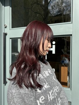 クンクンルーホーライシー(KUN KUN LU HO laishi) 顔まわりレイヤー&ブリーチなしチェリーレッド