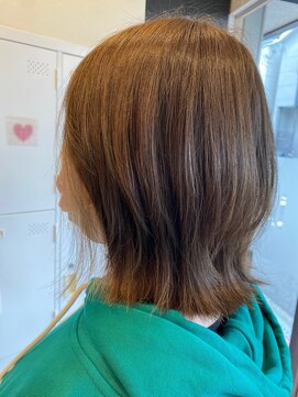 ローレン(LOREM) くびれヘアー、イヤリングカラー、ベージュ、外ハネ9.28