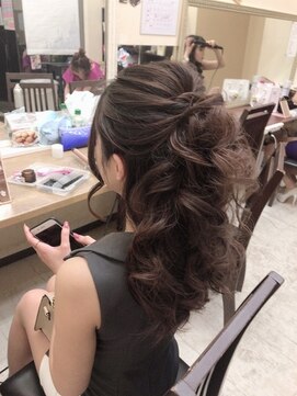 綺麗めハーフアップ L ヘアーメイク ナユタ Hair Make Nayuta のヘアカタログ ホットペッパービューティー