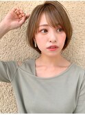 くすみベージュ大人ハイライトショートボブ　新宿