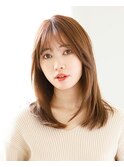 躍動感と立体感が女っぽいミディアムレイヤー