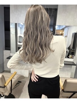 ユニー(uniii) ショート/ボブ/ミディアム/ロング/髪質改善/縮毛矯正/新宿