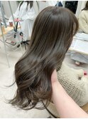 カーキベージュ