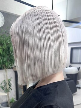 ロウル 渋谷(LOWRL) シルバー/ブリーチ