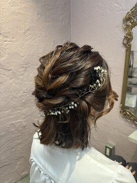 フッタ(Futta) ヘアアレンジ【ヘアセット】【結婚式】【カット】【西武新宿駅】