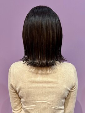 レジュール Rejouir 外ハネボブ/切りっぱなしボブ/アースカラー/くすみベージュ