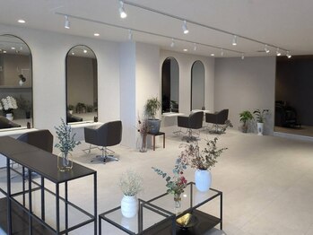 ソエル 東区 元町(SOEL)の写真/【東区元町/駐車場有】一人ひとりの髪質やクセを見極め、あなたに一番似合うスタイルをご提案します。