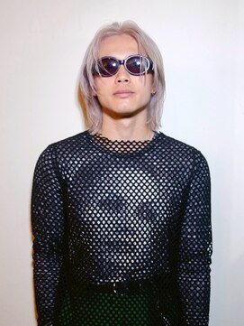 ランプ 代官山(the lamp) 20代ブリーチダブルカラーハイトーンショートレイヤースタイル